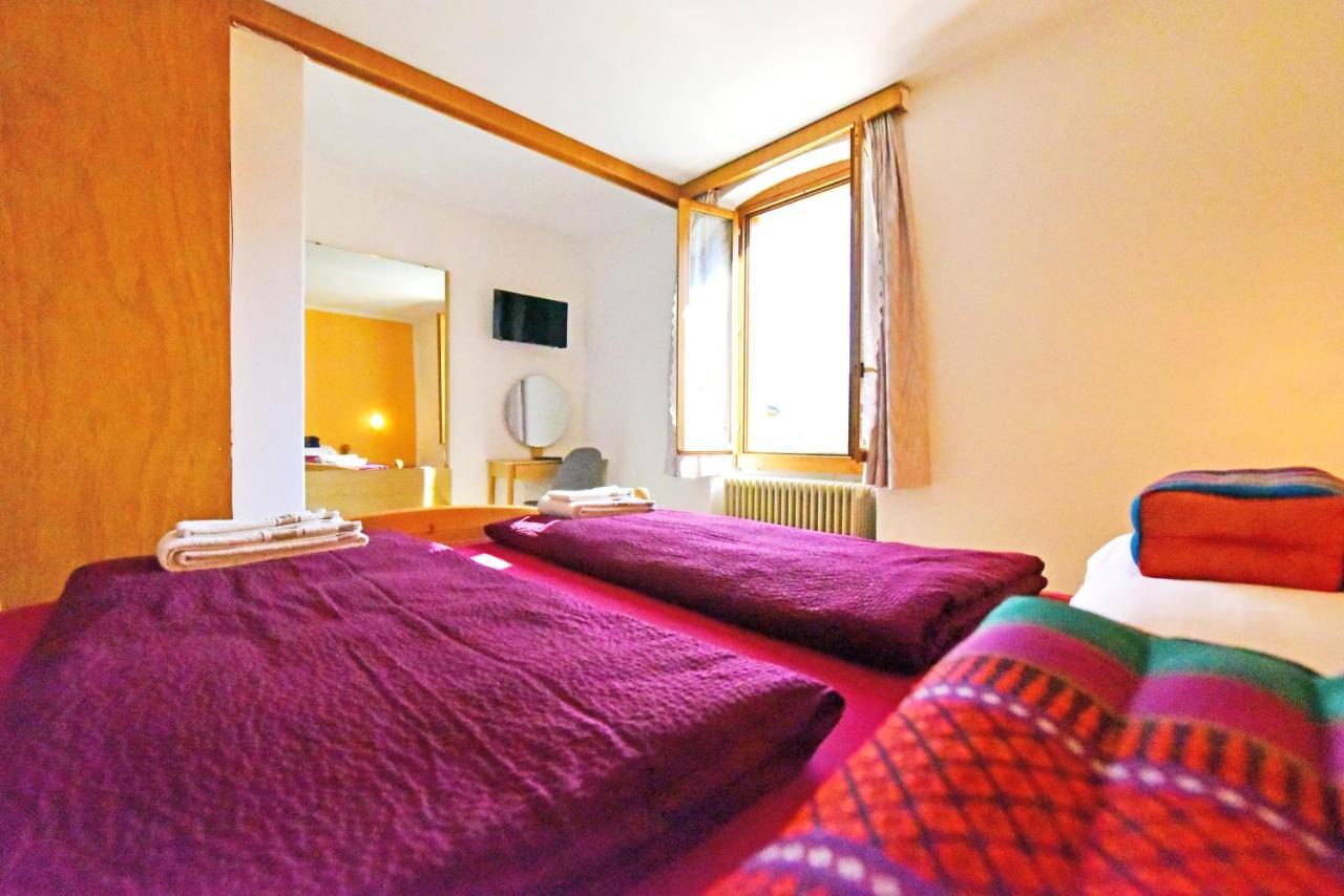 Hotel Pensione Serena Purasca Exterior photo